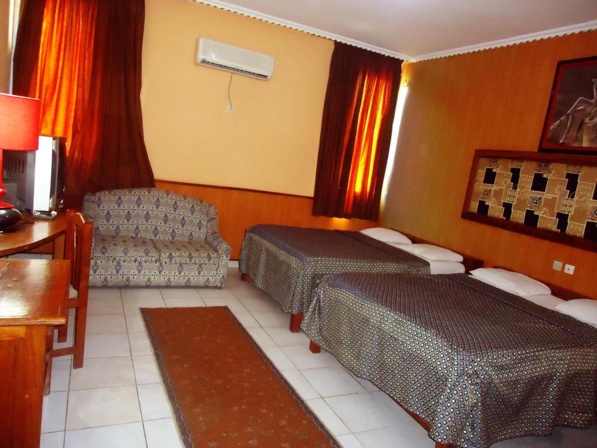 Hotel Saffana Duala Zewnętrze zdjęcie